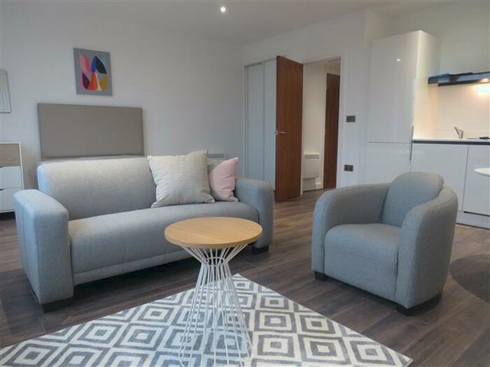 Apartment To Rent In Pope Street, Birmingham, B1