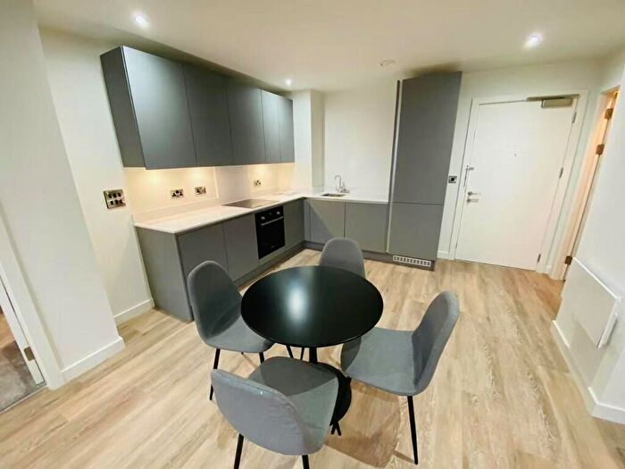 2 Bedroom Flat To Rent In Oxygen Tower, Manchester, M1