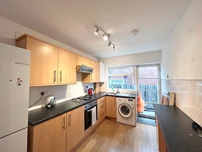 3 Bedroom Bungalow To Rent In Irons Way, Romford, RM5