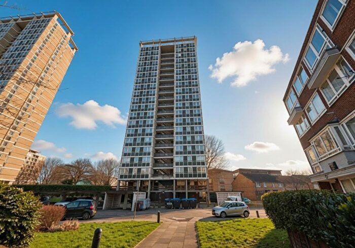 1 Bedroom Flat For Sale In Flat West Point, Avondale Square, Bermondsey, London, SE1