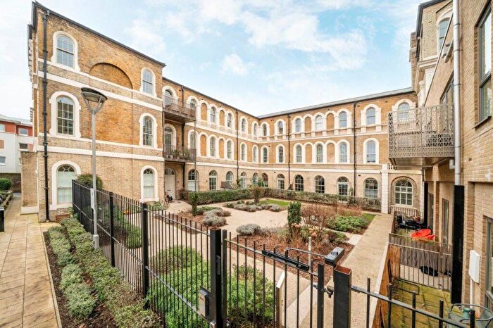 1 Bedroom Flat For Sale In Shaft Apartments, Richard Tress Way, Bow, London, E3