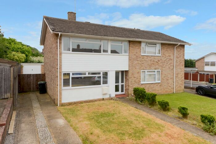 3 Bedroom Semi-Detached House To Rent In Abingdon Road, Maidstone, Kent, ME16