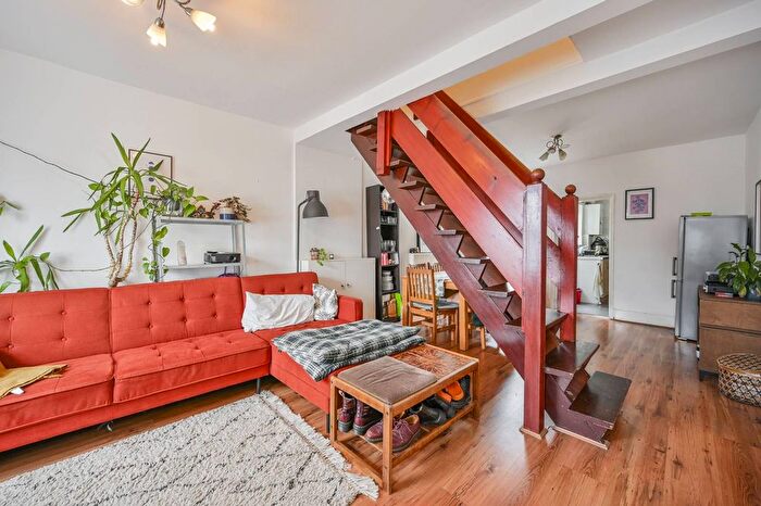 2 Bedroom Terraced House To Rent In Hamilton Road, Walthamstow, London, E17