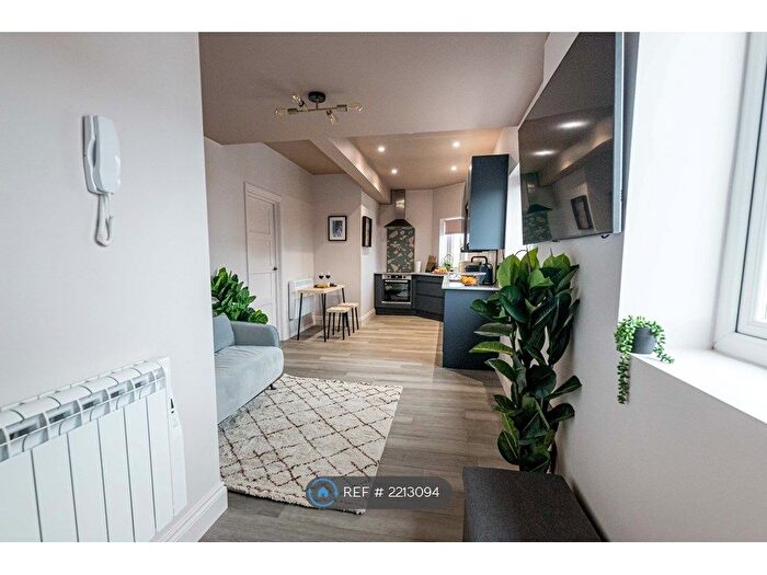 1 Bedroom Flat To Rent In Holdenhurst Road, Bournemouth, BH8