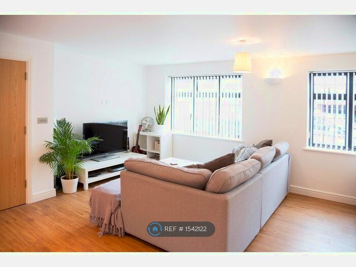2 Bedroom Flat To Rent In West Way, Petts Wood, Orpington, BR5