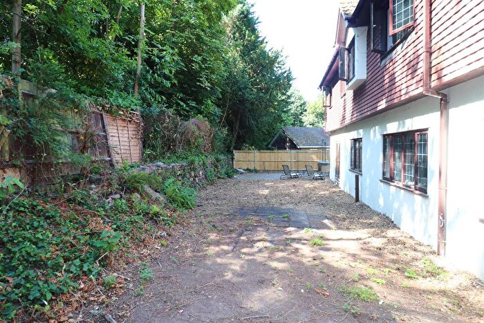 5 Bedroom Detached House For Sale In Brenchley Close, Chislehurst, BR7