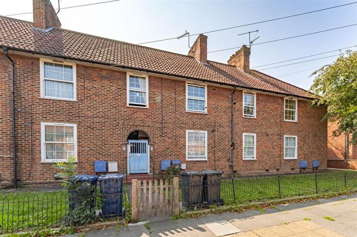 2 Bedroom Maisonette For Sale In Bordars Road, London, W7