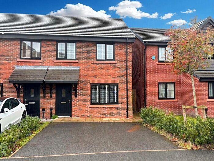 3 Bedroom Semi Detached House To Rent In Silk Mill Street, Worsley, M28