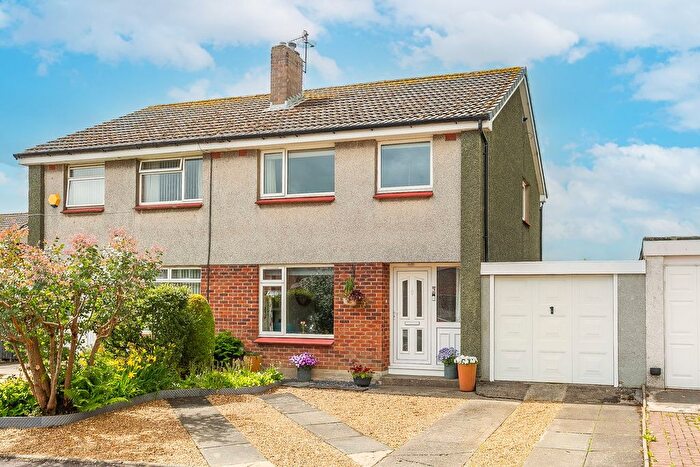 3 Bedroom Semi-Detached House For Sale In Arras Grove, Penicuik, EH26