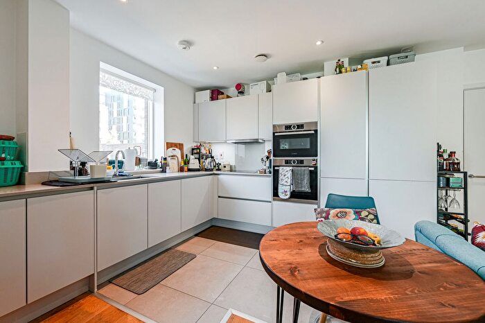 1 Bedroom Flat For Sale In Skelton Lodge, Greenwich Millennium Village, London, SE10