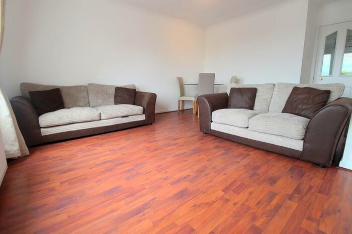 2 Bedroom Flat To Rent In Craigie Loanings, Aberdeen, AB25