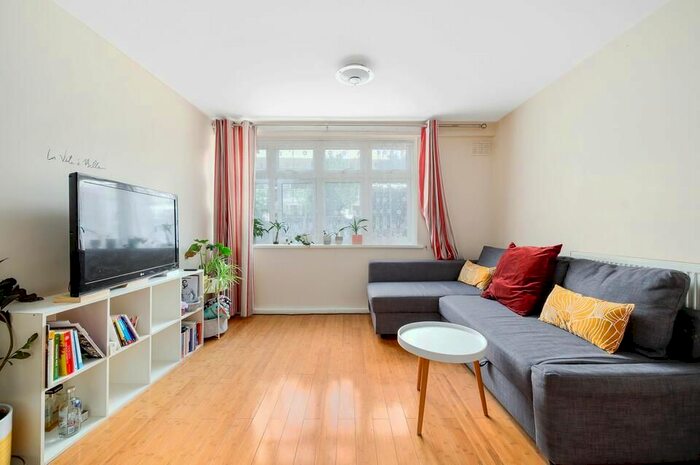 2 Bedroom Flat To Rent In Sheffield Square, London, E3