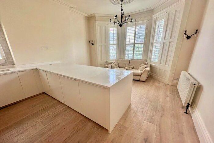 1 Bedroom Flat To Rent In Barrington Road, Altrincham, WA14