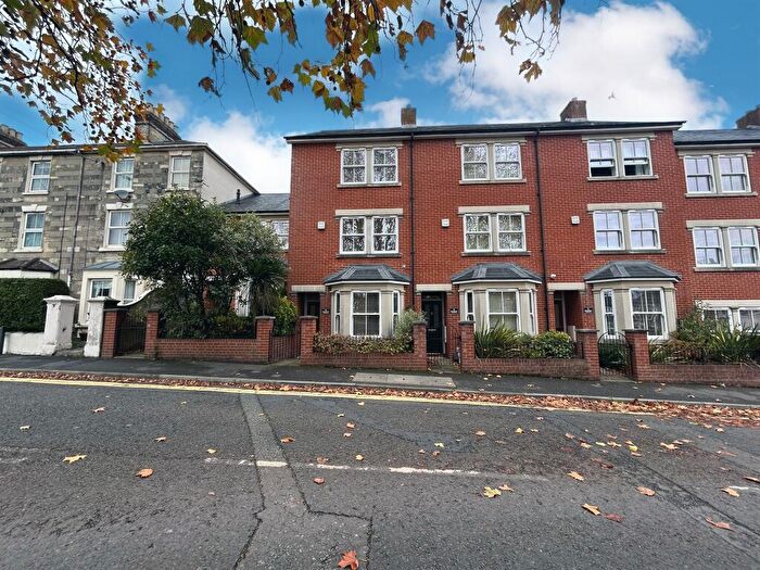 4 Bedroom Terraced House For Sale In York Road, Salisbury, SP2