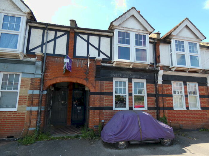 1 Bedroom Maisonette To Rent In Walton Road, KT8