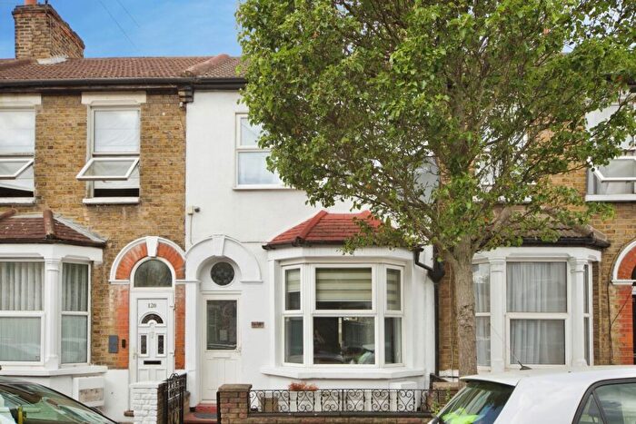 3 Bedroom Terraced House For Sale In Kimberley Road, London, N18