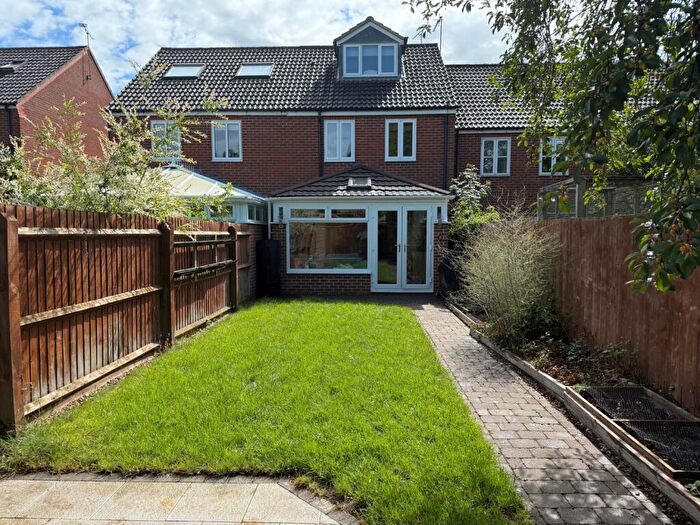 3 Bedroom Terraced House For Sale In Adams Close, Buckingham, MK18
