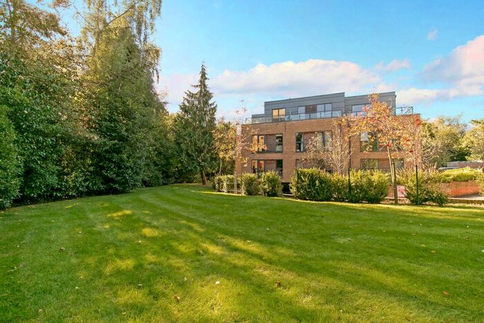 2 Bedroom Flat To Rent In Dunorlan Park, Pembury Road, Tunbridge Wells, TN2