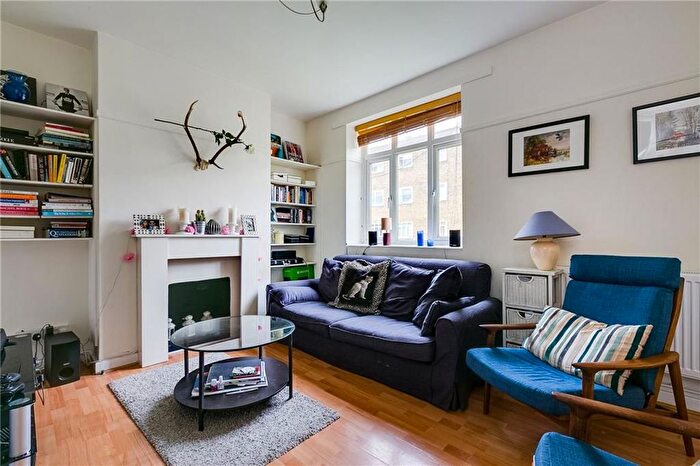 4 Bedroom Flat To Rent In Sir Alexander Road, Acton, W3