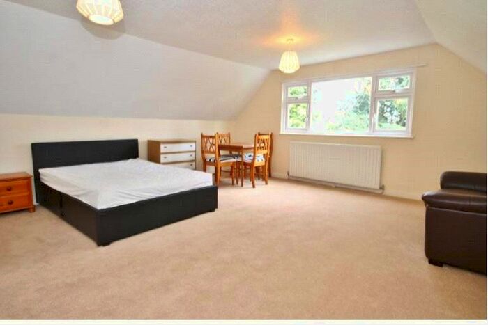 1 Bedroom Flat To Rent In Riddlesdown Road, Purley CR8
