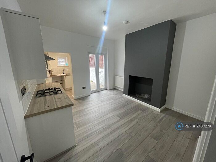2 Bedroom Terraced House To Rent In South Street, Crewe, CW2
