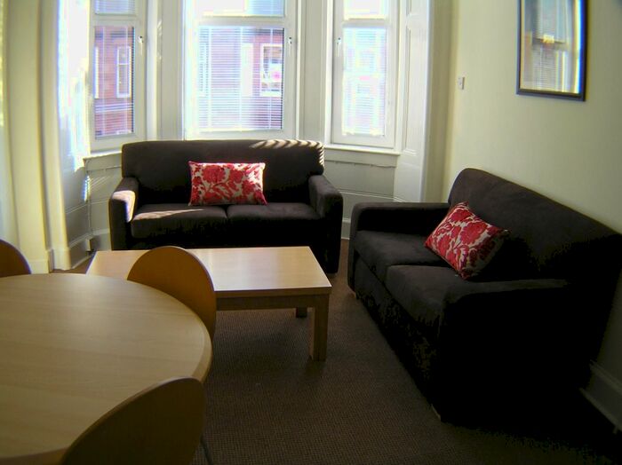 2 Bedroom Flat To Rent In Craigie Street, Govanhill, Glasgow, G42