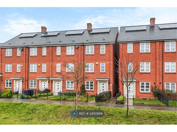 4 Bedroom End Of Terrace House To Rent In Miles Road, Collierswood, CR4