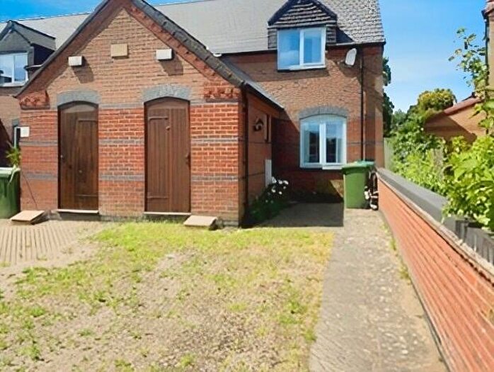 2 Bedroom End Of Terrace House To Rent In Rio Drive, Collingham, NG23
