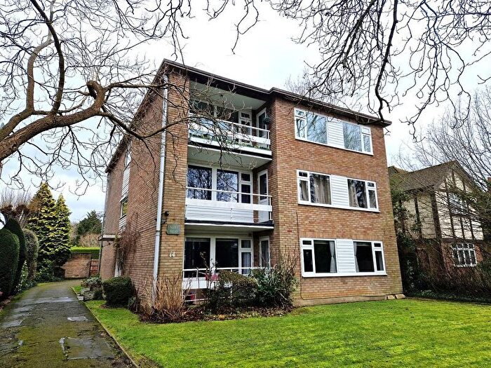 1 Bedroom Flat For Sale In The Avenue, Hatch End, HA5