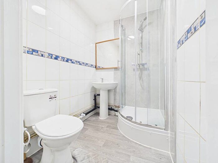 1 Bedroom Property To Rent In High Street, Chatham, ME4