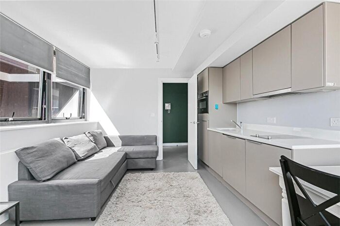 1 Bedroom Apartment To Rent In High Road, North Finchley, London, N12