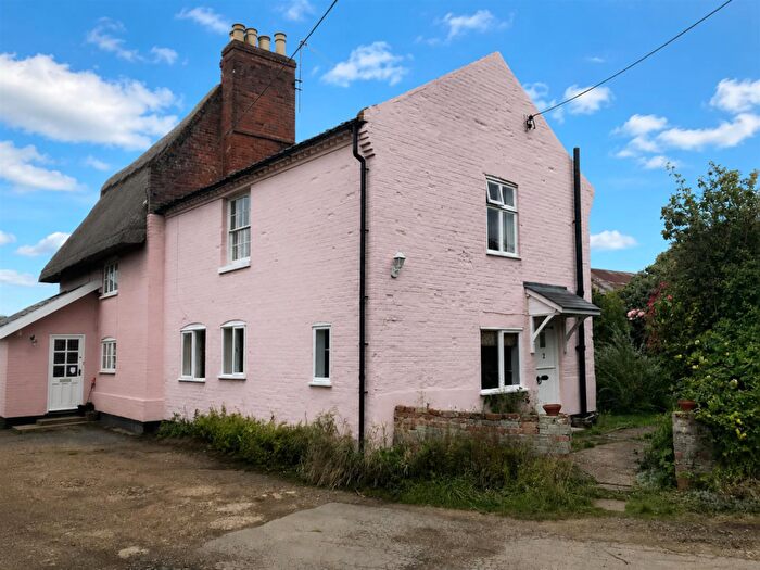 3 Bedroom Semi-Detached House To Rent In Beck Street, Hepworth, IP22