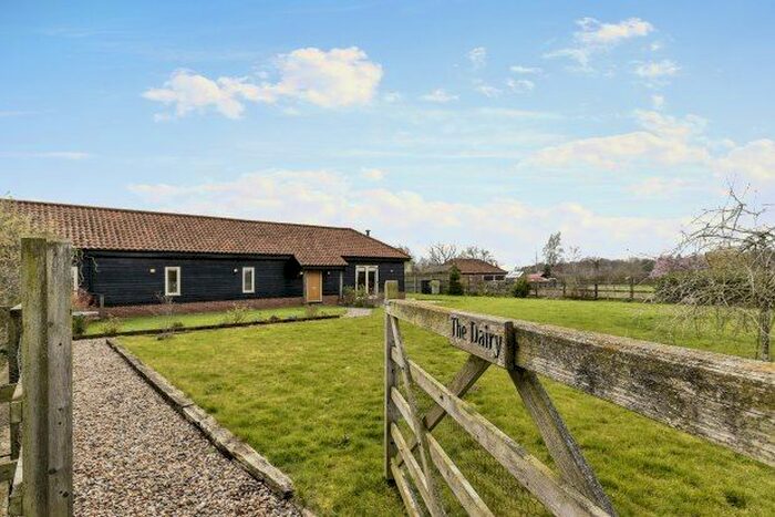 3 Bedroom Barn Conversion To Rent In Norwich Road, Norwich, NR9
