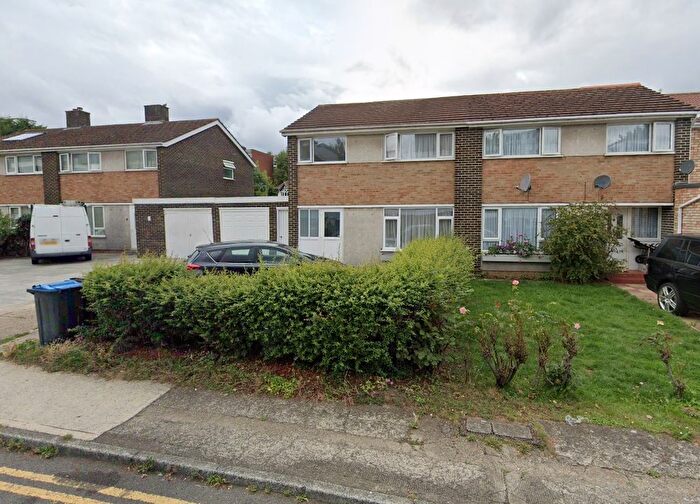 1 Bedroom Flat To Rent In Charnwood Close, New Malden, KT3