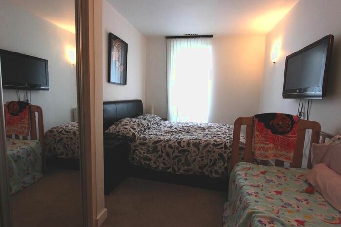 1 Bedroom Flat To Rent In Vantage Building, Station Approach, Hayes, London, UB3