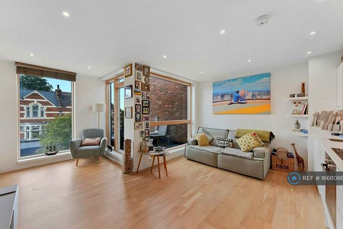 1 Bedroom Flat To Rent In High Road Leyton, London, E10