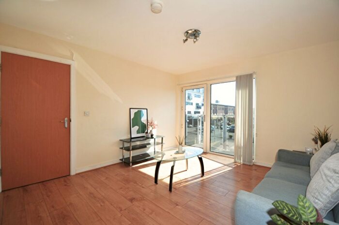 2 Bedroom Flat To Rent In Bed Apartment – Bishops Corner, Hulme, Manchester, M15