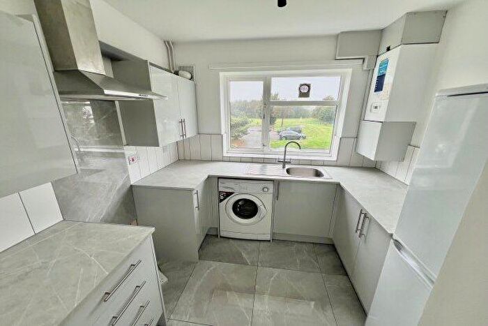 3 Bedroom Flat To Rent In The Close, Wednesbury, WS10