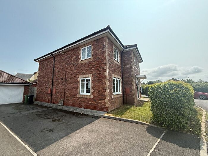 1 Bedroom Flat For Sale In Fox Close, Thornbury, BS35