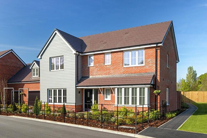 4 Bedroom Detached House For Sale In Nine Mile Ride Extension, Finchampstead, RG40
