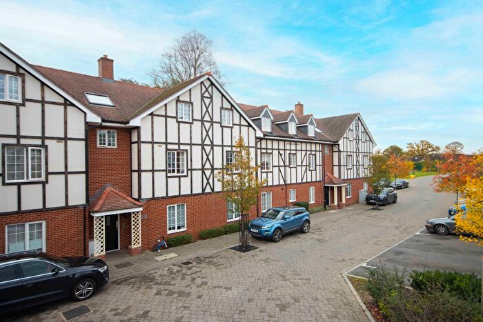 2 Bedroom Flat For Sale In Grange Road, Chalfont St Peter, Gerrards Cross, SL9
