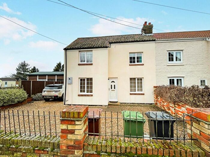 3 Bedroom Semi-Detached House For Sale In Paynes Lane, Feltwell, IP26