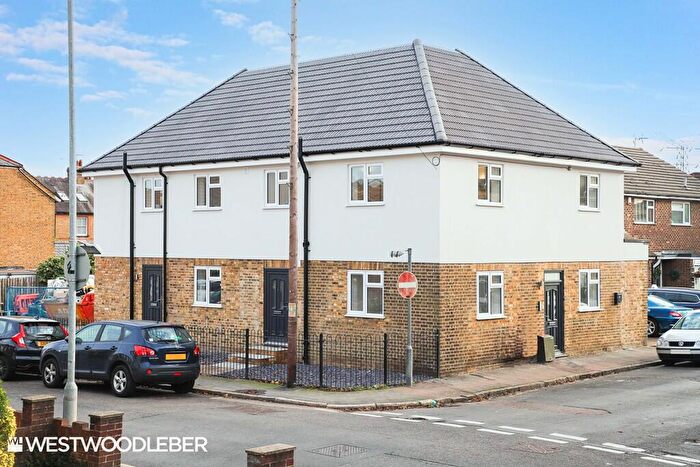 1 Bedroom Apartment To Rent In North Road, Hoddesdon, EN11