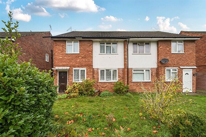 2 Bedroom Maisonette For Sale In Amberley Court, Sidcup, DA14