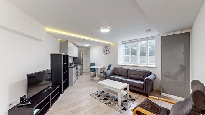 2 Bedroom Flat To Rent In Anglers Lane, Kentish Town, NW5