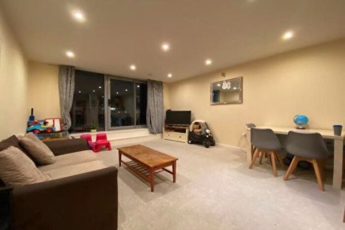 1 Bedroom Flat To Rent In Paramount, Swindon, SN1