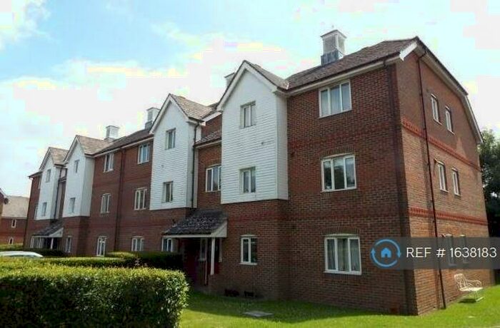 2 Bedroom Flat To Rent In Mallard Way, Aldermaston, RG7