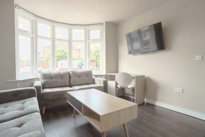 6 Bedroom Detached House To Rent In **£pppw Excluding Bills** Pelham Crescent, Beeston, - Uon, NG9