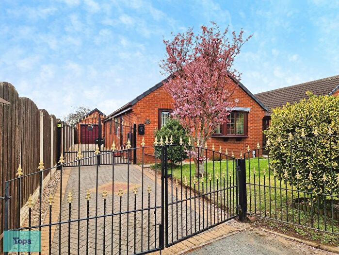 3 Bedroom Detached Bungalow For Sale In Broadwater Drive, Dunscroft, Doncaster, DN7