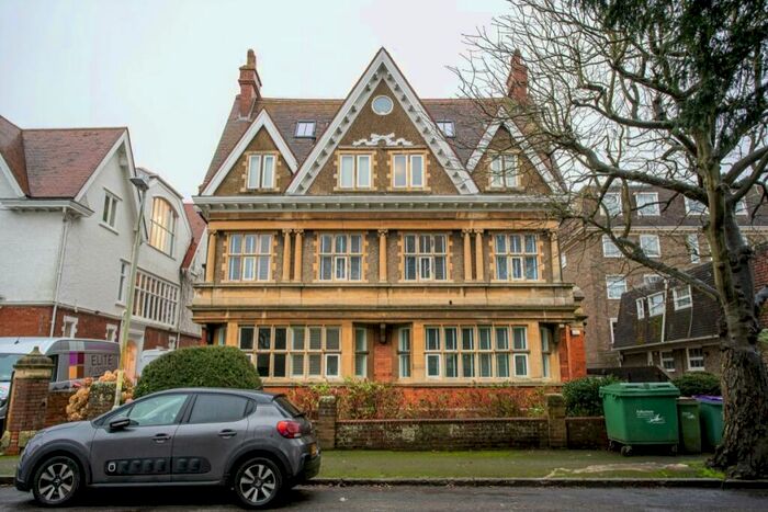 2 Bedroom Apartment To Rent In Grimston Gardens, Folkestone, Kent, CT20